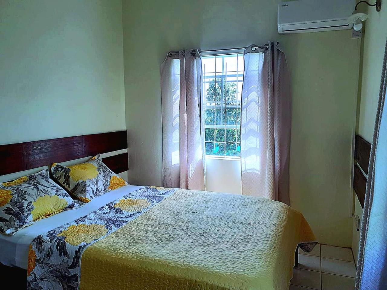 Juju'S Cottage With Magnificent Views Laborie Ngoại thất bức ảnh